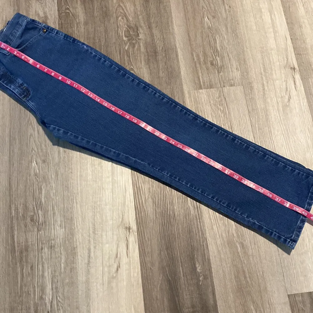 COPY - Lee womens relaxed fit at the waist blue jeans size 12 - Image 11