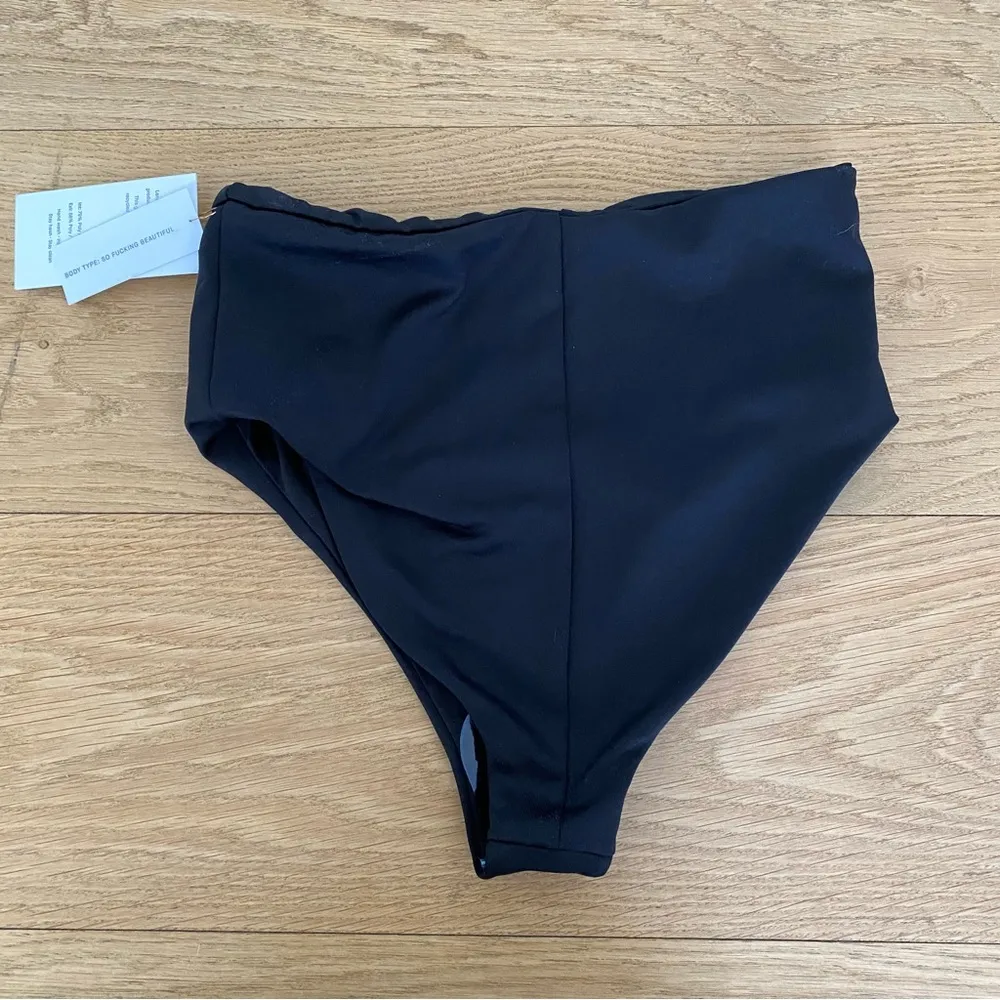 Londré High Waisted Bottom in Black - Image 5