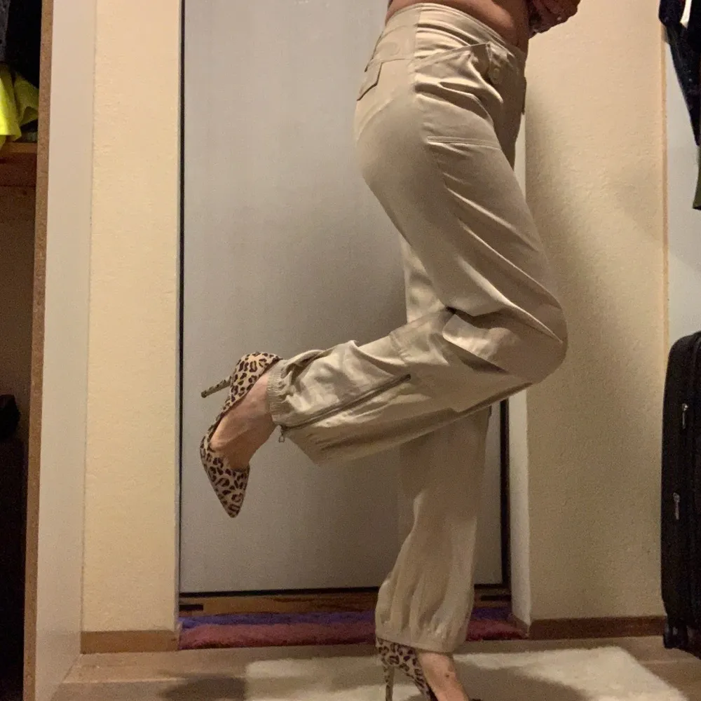 Vintage Satin cargo pants champagne beige size EU40 Size L - Image 9