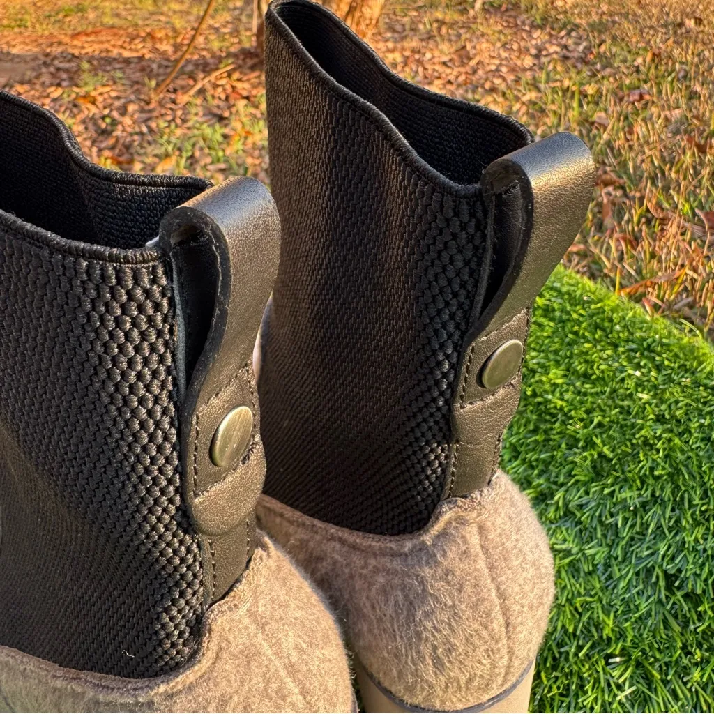 Naked Feet Survival Gray and Black Chunky Heeled Boots Size 8.5 - Image 7