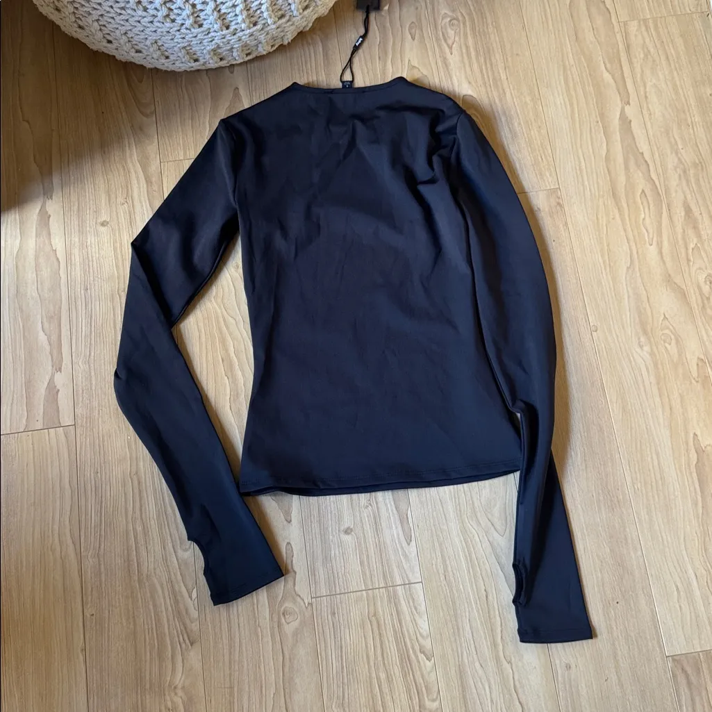 NWT KHY Long Sleeve Thumb Hole Tee Black - Image 3