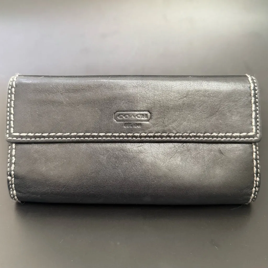 Vintage Y2K COACH Hampton Black Leather Contrast Stitch Turnlock Bifold Wallet - Image 2