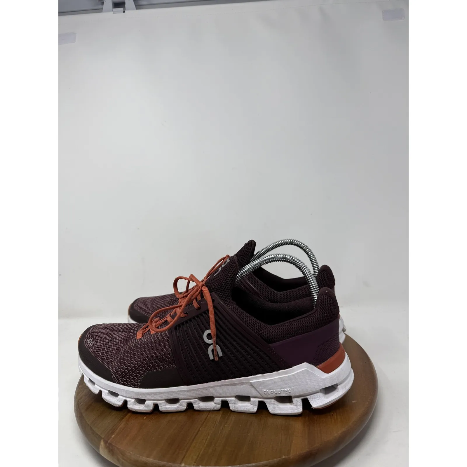 On Running Shoes Womens Size 10.5 Purple Orange Cloudswift Helion CloudTec Road - Image 5