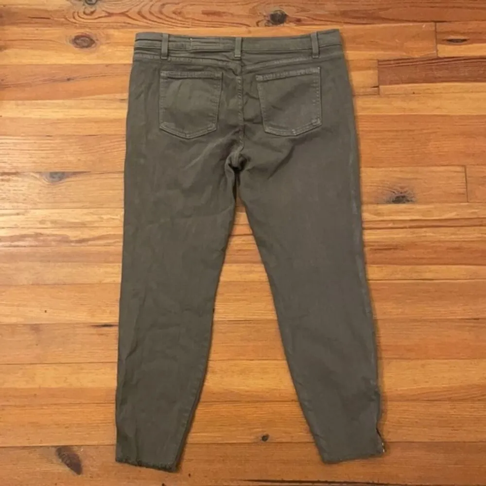 Pistola Olive Green Mossy Oak Zip Ankle Jeans Womens Size 32 - Image 4