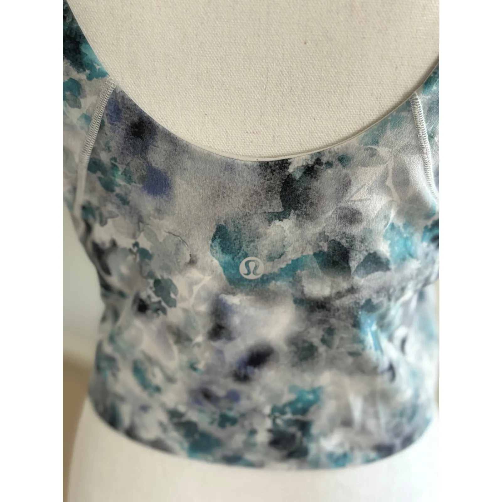 Lululemon Crop Tank Top Floral Print Sleeveless Athletic‎ Casual Size 14 - Image 3