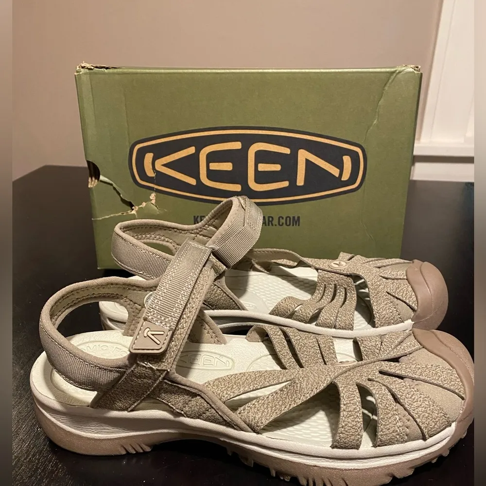 Keen “Rose” adventure sandle in brindle/shitake size 8.5 wide. Velcro straps - Image 5