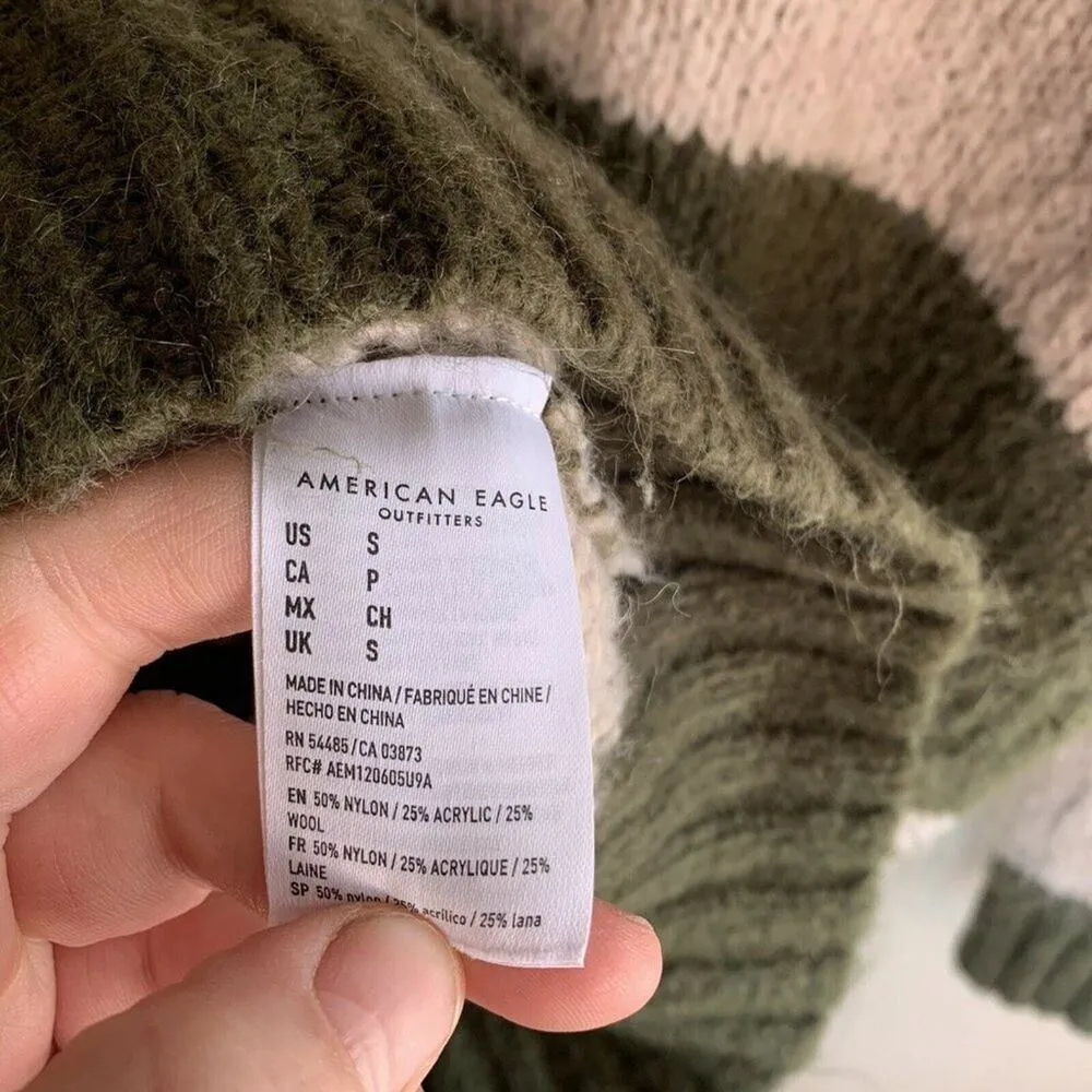 American Eagle Green And Beige Sweater Size S - Image 7
