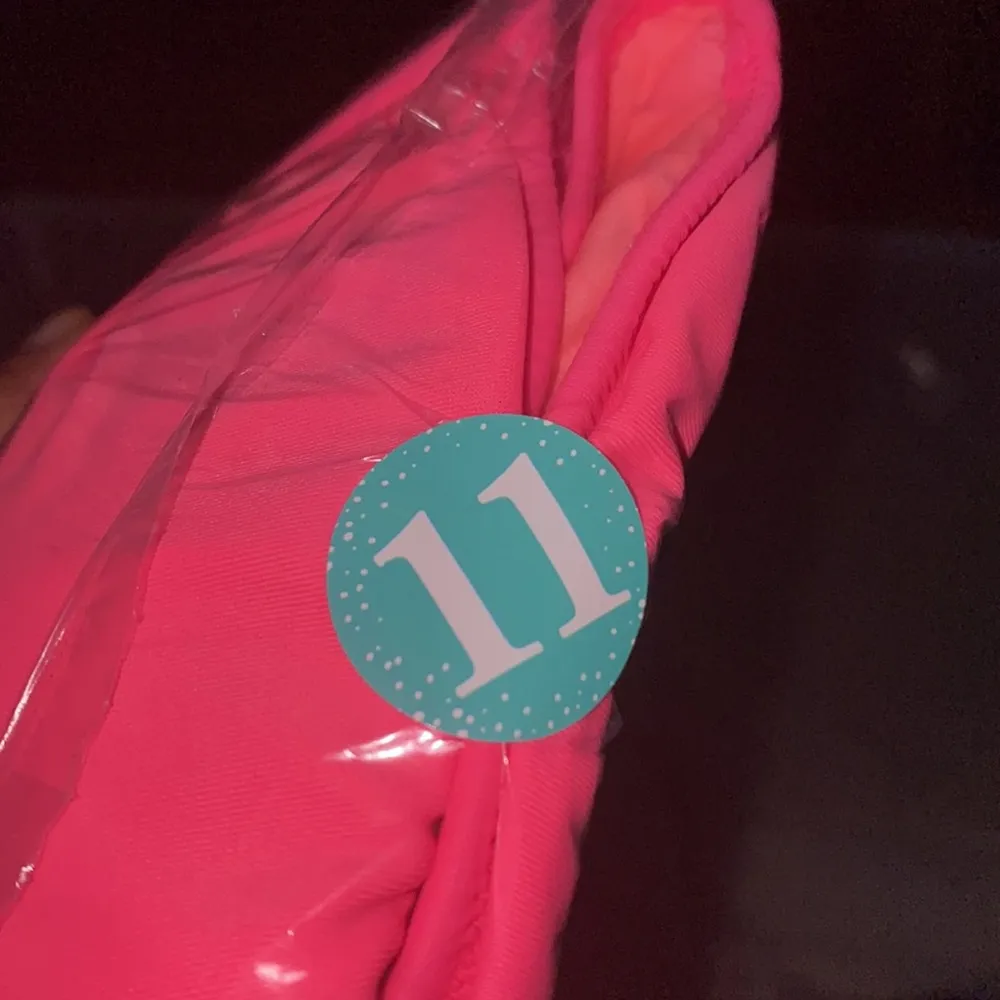 Victoria’s Secret Bikini top. Size M - Image 4