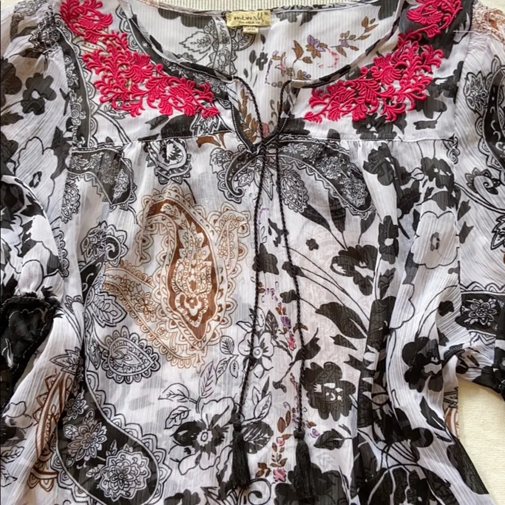 ❤️ 3/$20 SALE! ❤️ ONE WORLD Peasant Top Blouse Medium - Image 5