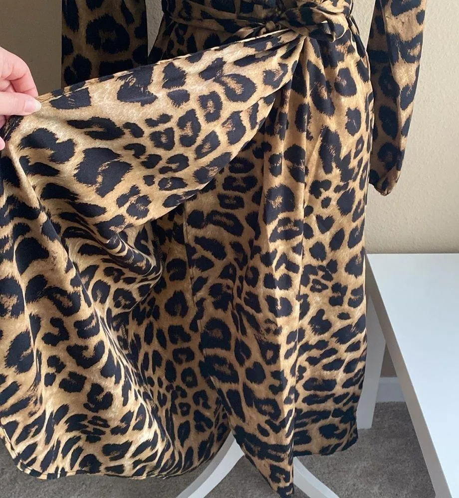 Chic cheetah print faux wrap dress small - Image 10