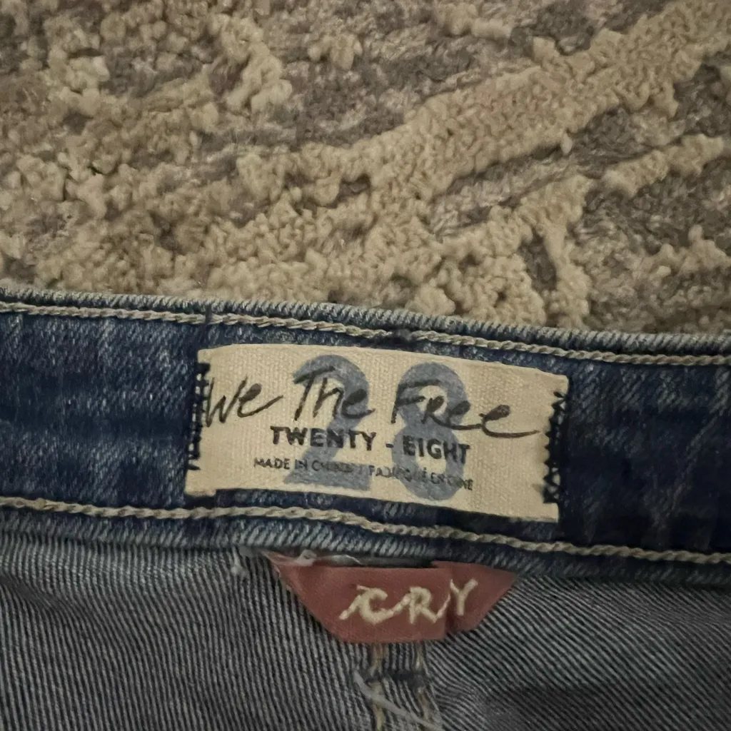 We The Free Blue Denim CRVY Distressed Jean Shorts Size 28 US - Image 4