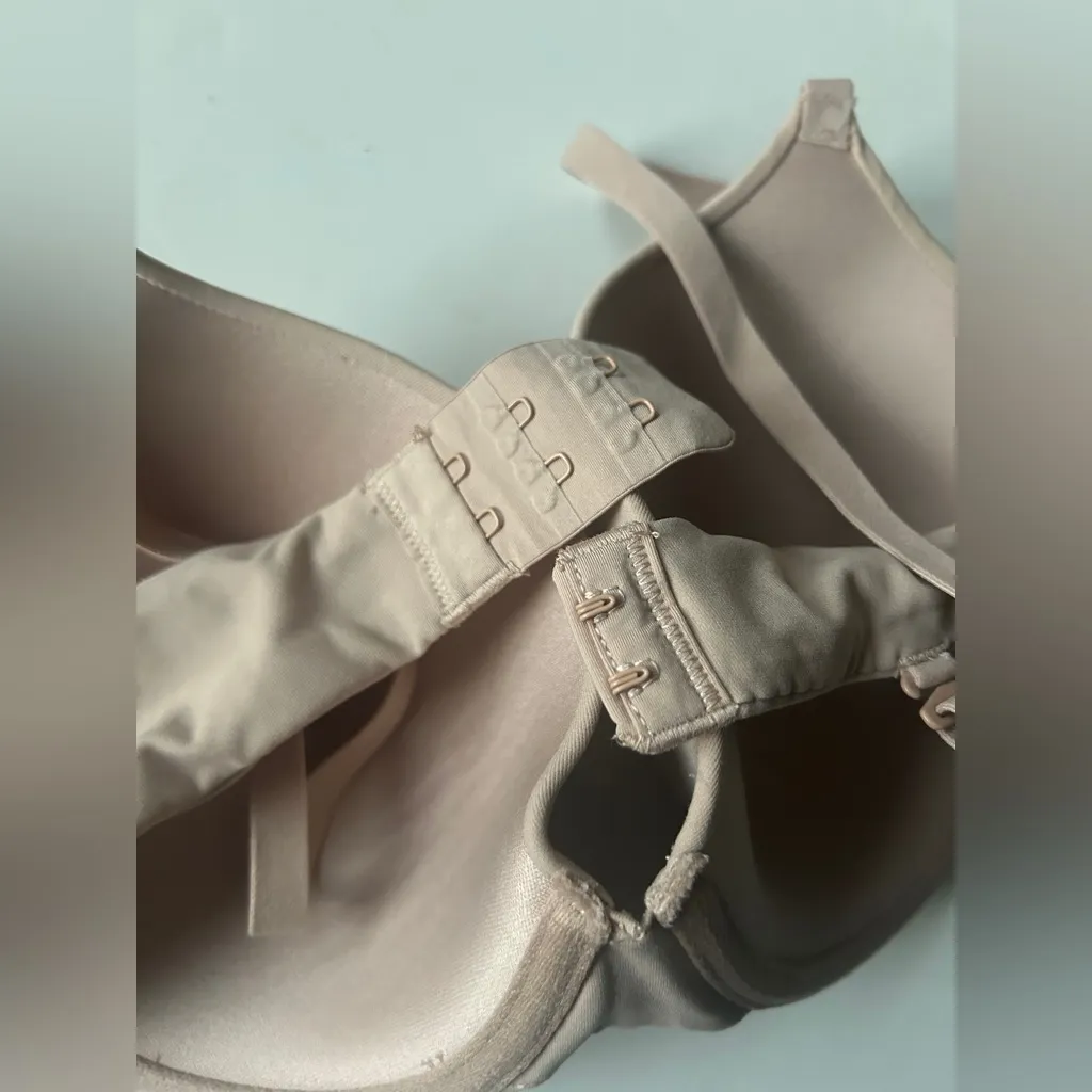 SKIMS Women's Underwire Bra Size 34D - Image 4