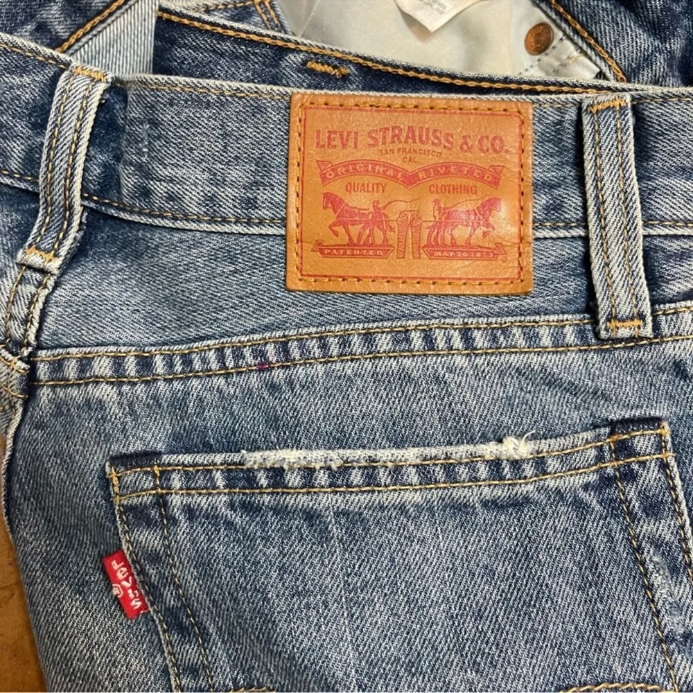 Levi's Levi’s Wedgie Short Distressed Size 27 - Image 6