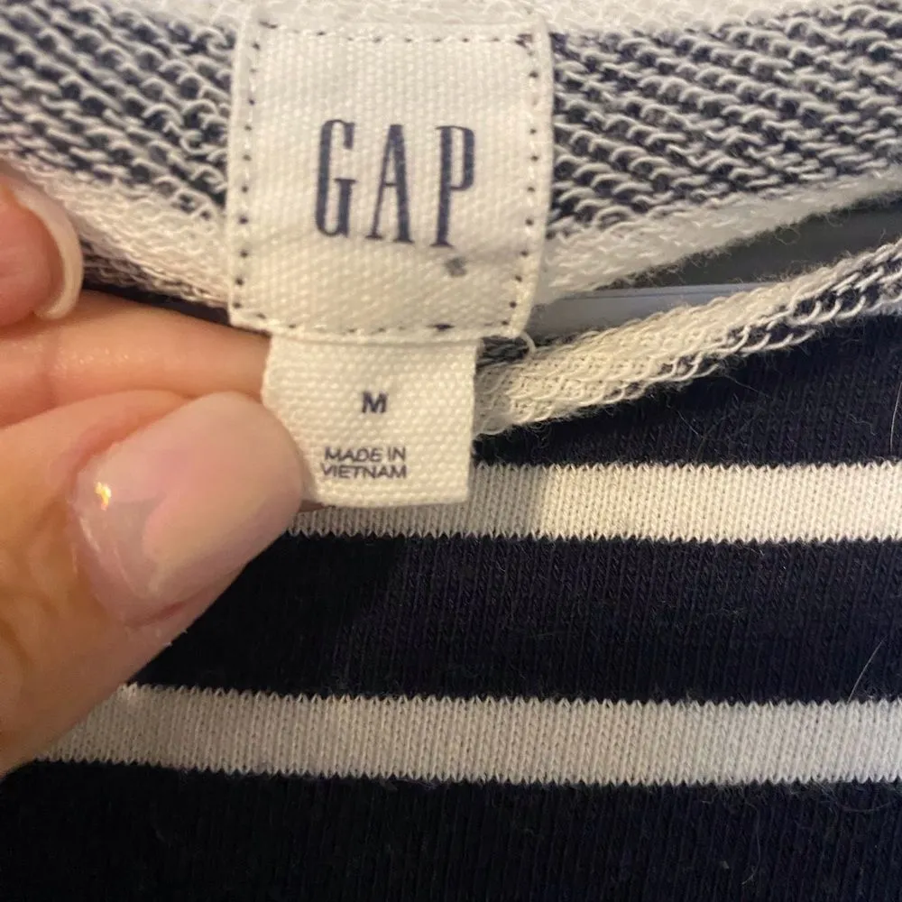 Women's GAP Navy Blue Stripe‎ & Lace Crop Top, Size Medium - Image 3