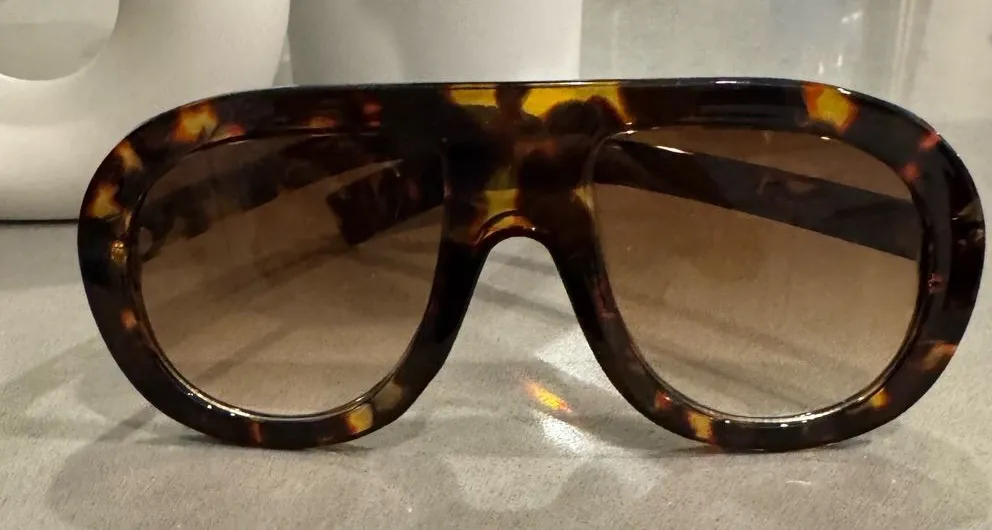 Perfect Condition Tortoise Shell Oversized Aviator/Shield Style Sunglasses Brown - Image 1