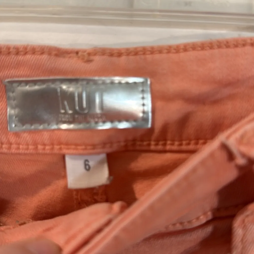 Kut from the Kloth Amy Crop Straight Leg 6 - Image 5