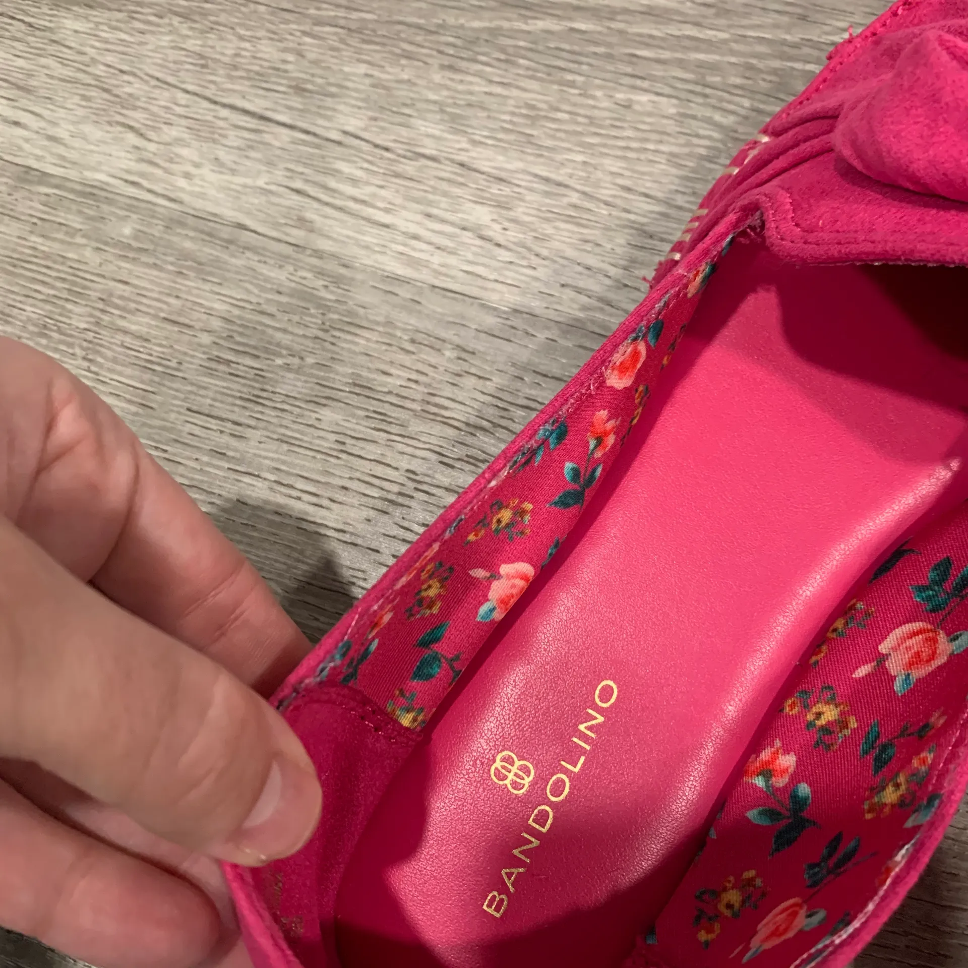 Bandolino NWOT  Suede Hot Pink Bow Flats Shoes  Sz 9 - Image 5