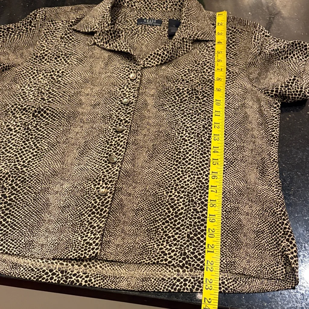 Crazy Horse Liz Claiborne Patterned Woman’s Button Down Shirt Brown - Image 7