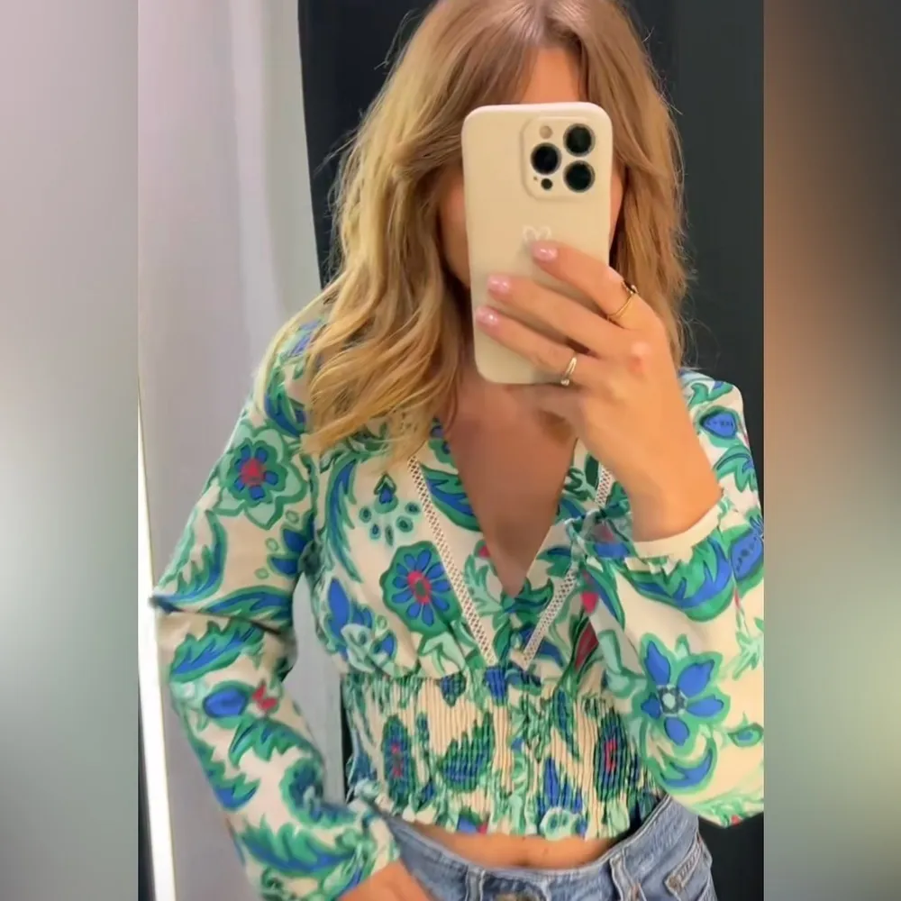 Zara Bloggers Favorite Bohemian V-Neck Floral Print Cropped Linen Blend Top Sz M - Image 2