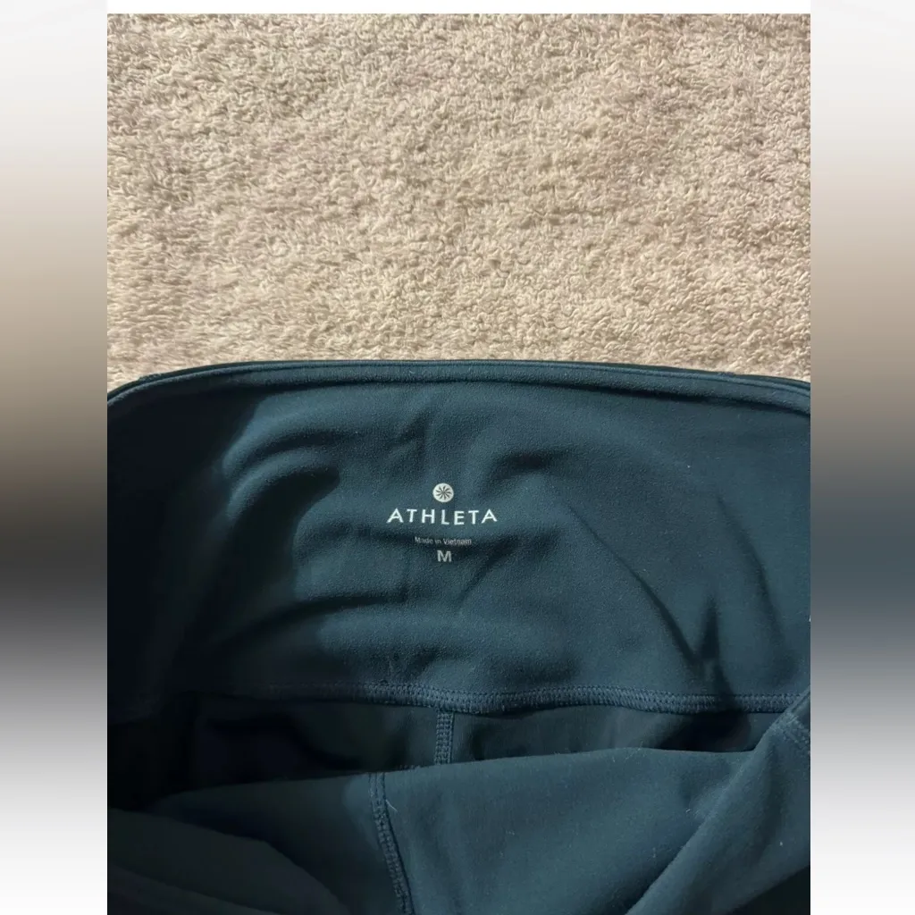 Athleta Women’s ‎ Green Cutout Sides Inner Pocket Cropped Yoga Leggings Size M - Image 3