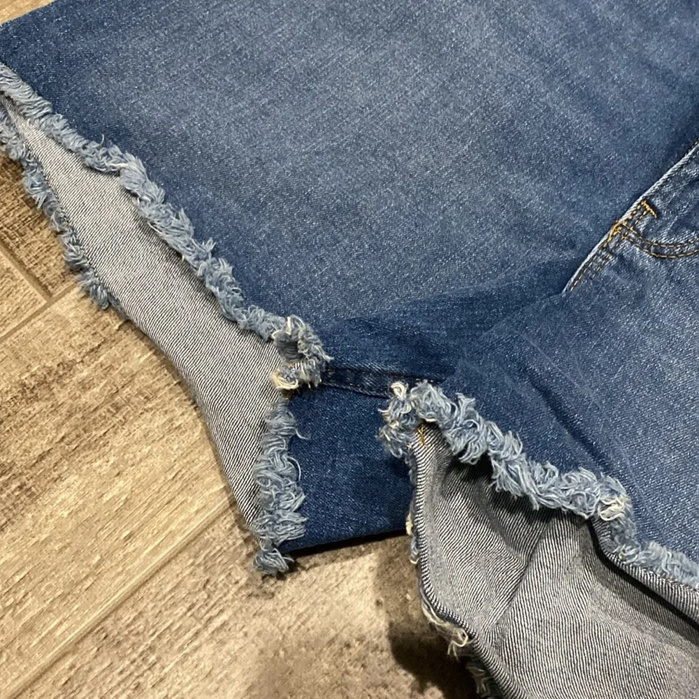 denim shorts - Image 3