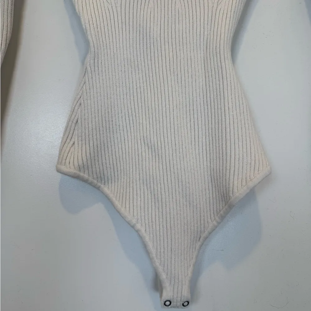 Abercrombie & Fitch White Ribbed Sweater Top Sweetheart Neckline - Image 6