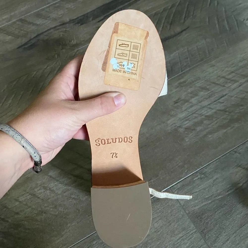 Soludos Capri Pom Pom Fringe Sandal 7.5 NWOB - Image 3