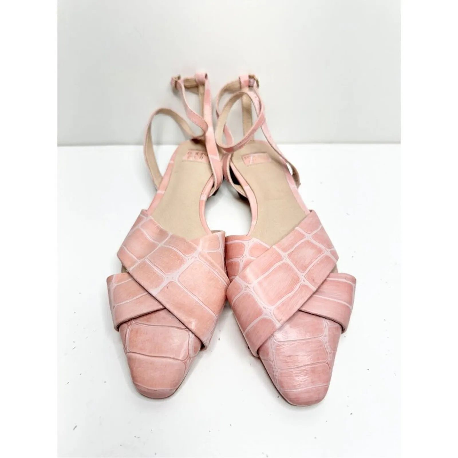 Louise‎ et Cie Flats Womens Size 6 Pink Pointed Toe Leather Ankle Strap - Image 4