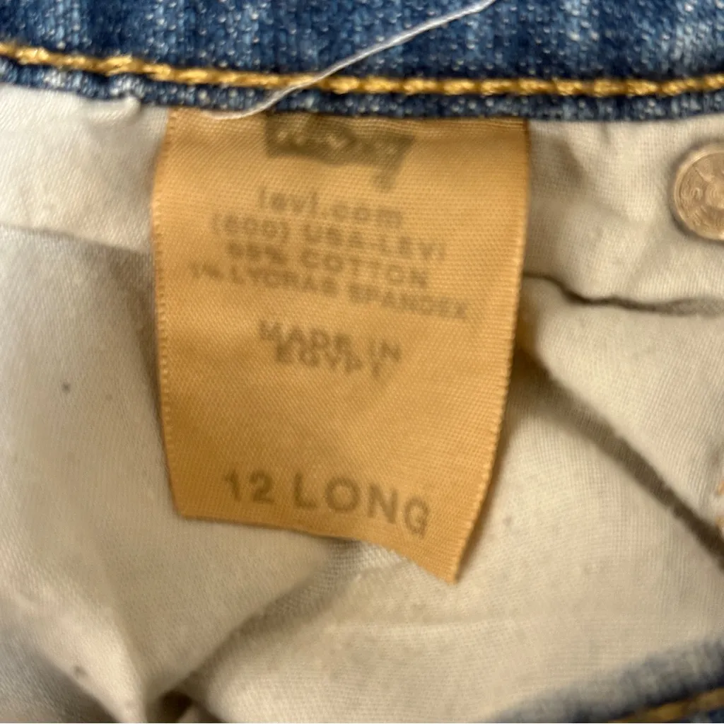 Levi’s relaxed boot cut 550 size 12 long - Image 10