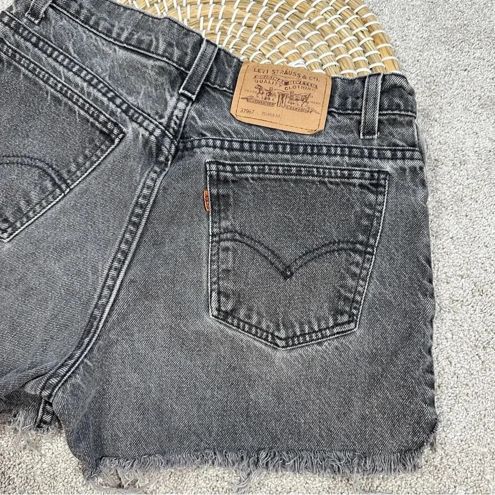 Levi’s Women’s Vintage Orange Tab Cut-Off High Rise Faded Black Shorts Jeans 9 - Image 6