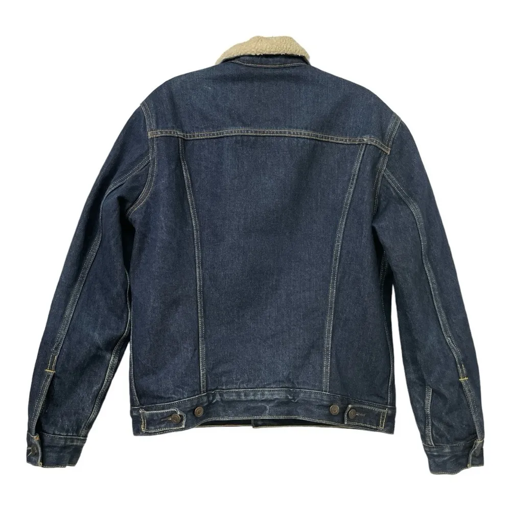Levis Sherpa Lined Dark Wash Womens
Denim Jacket Size Medium - Image 2