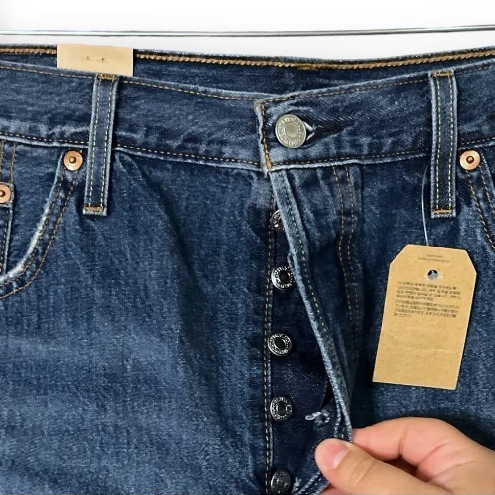 NWT Levi's 501 Button Fly Dark Wash Cutoff Jean 100% Cotton Shorts size 34 - Image 5