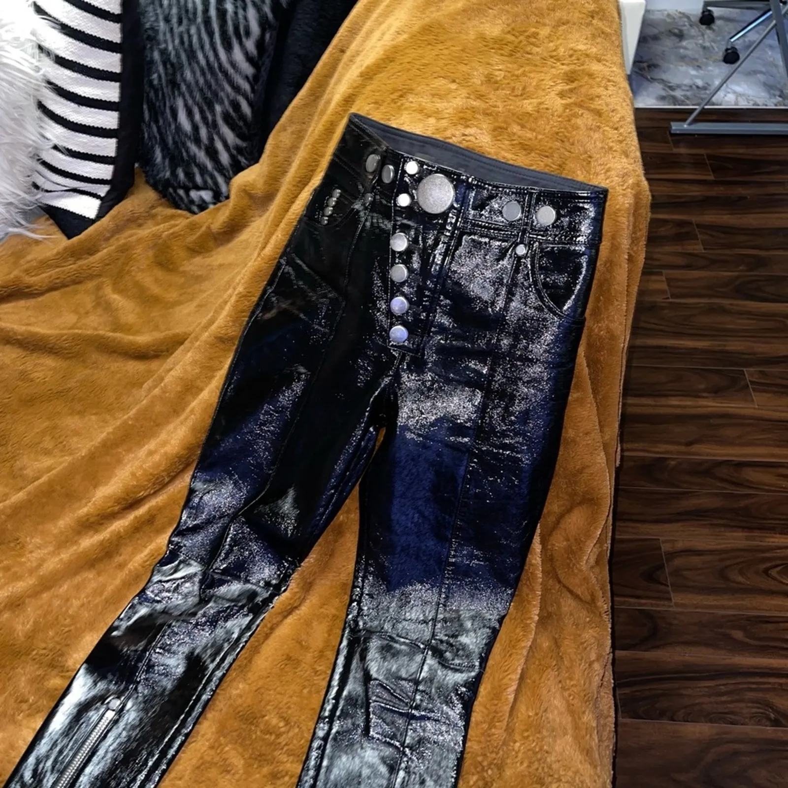 Alexander Wang Snap-Detailed Patent Leather Skinny Pants in Black - Image 6