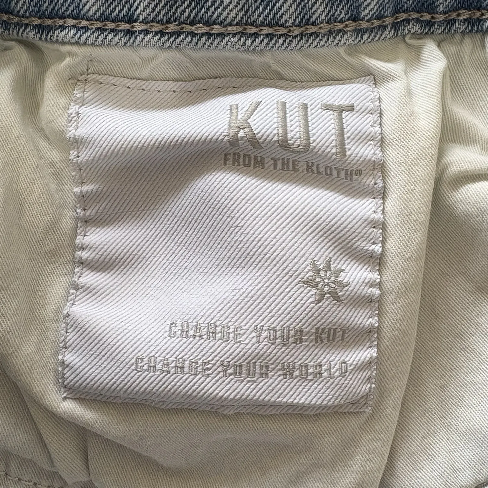 Kut From The Kloth High Rise Short‎ Sz 8 Blue Denim Shorts Frayed Hem Distressed - Image 6