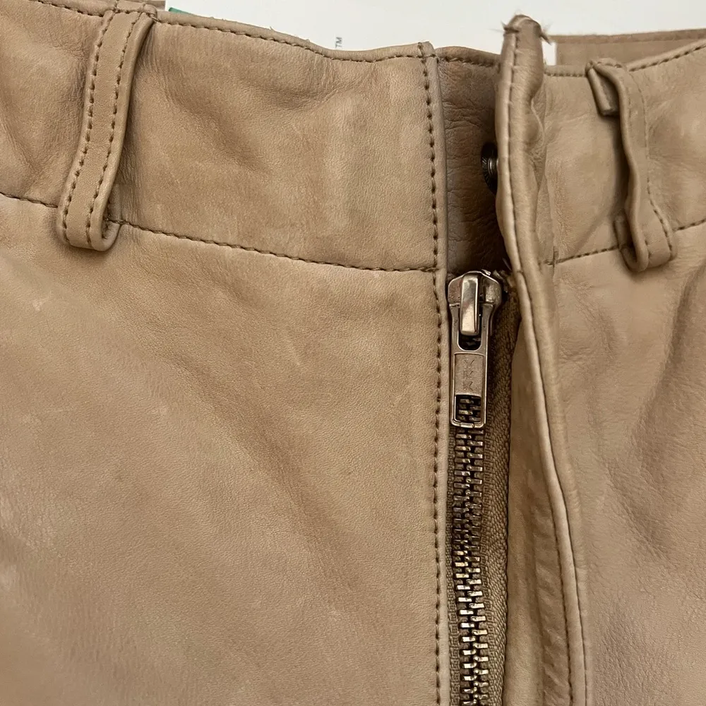 NWT Deadwood Carter Shorts in Sand Overdye, size 32 Tan - Image 9