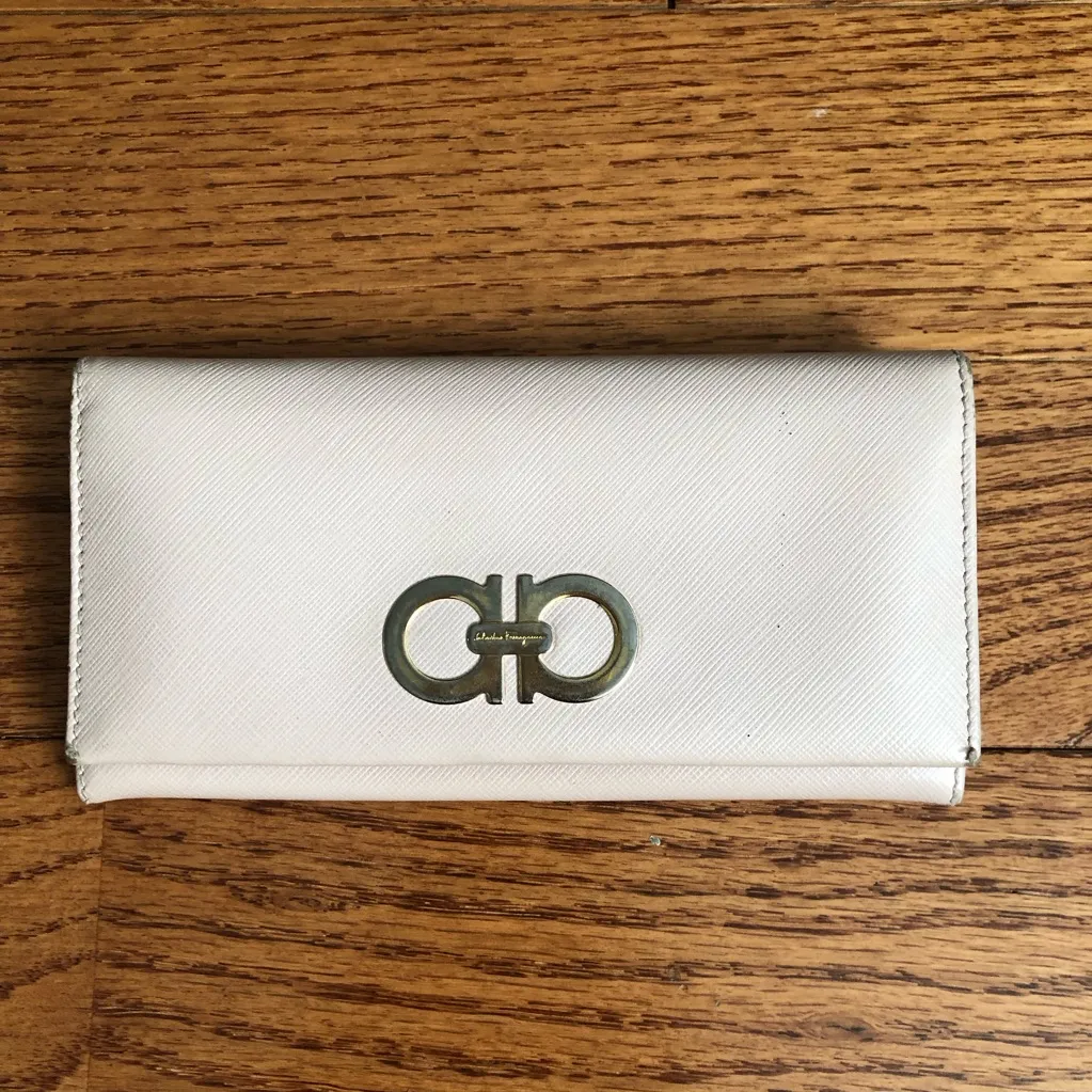 Salvatore Ferragamo Authentic Gancini Pale Pink Leather Wallet Women’s Size O/S - Image 9