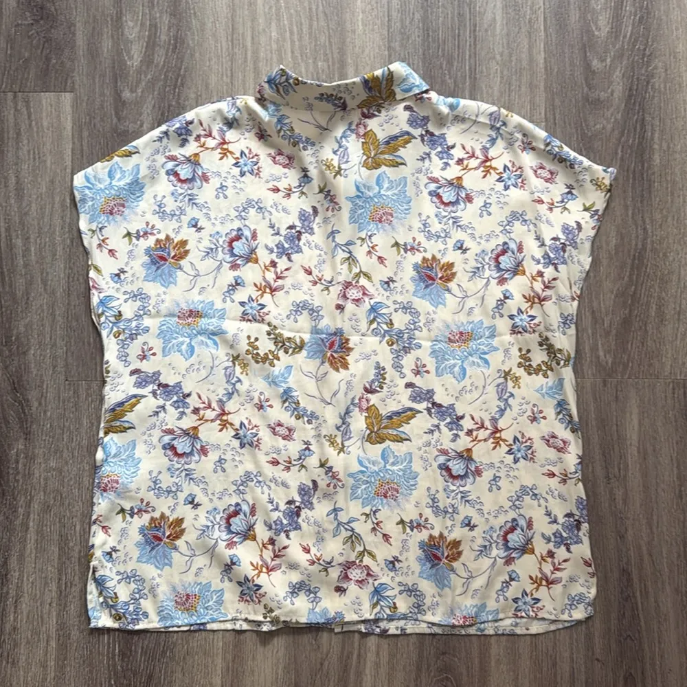 Joie Cream and Blue Floral Blouse Medium Button Down Satin Top - Image 3