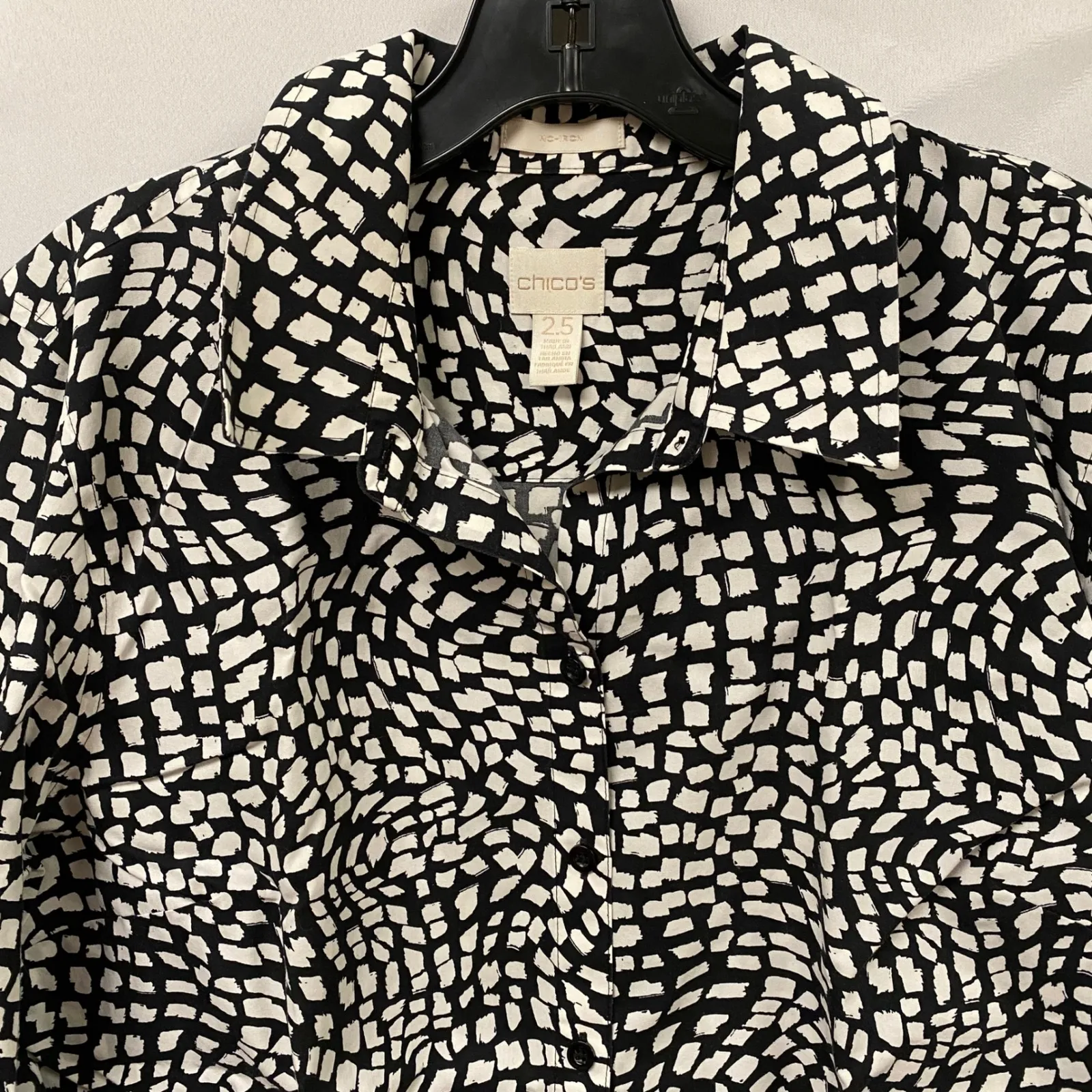 Chico's Black White Abstract Print Career Clean Shirt Women Size 2.5 Office Work - Image 3