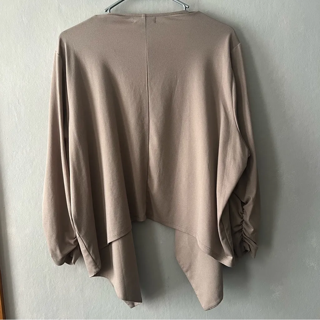 Torrid Taupe Grey Pebble Crepe Drape Front Blazer Size 2 - Image 8