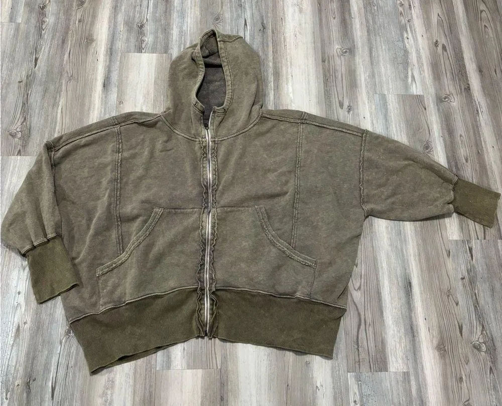 We The Free/ Hooded Sweatshirt OverSize Medium - Image 8