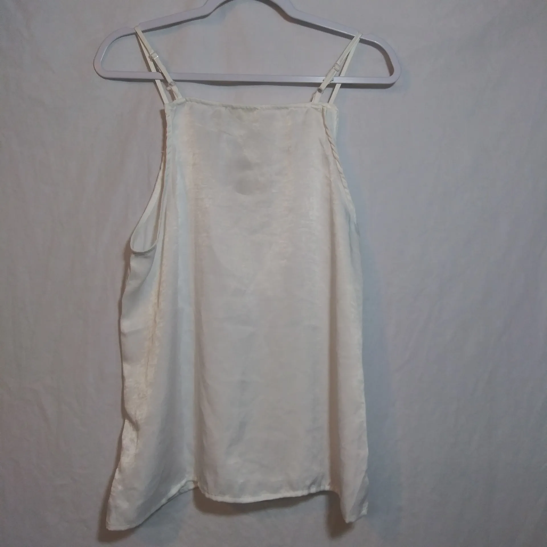 Lily Clothing Contrast White Lace Crisscross Front Sheen Tank Top Size L Size L - Image 5