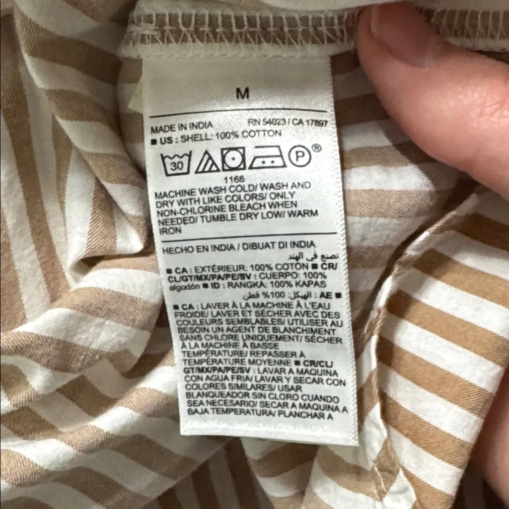 Old Navy The Boyfriend Shirt Tan Striped Button Down Shirt Preppy size M - Image 11