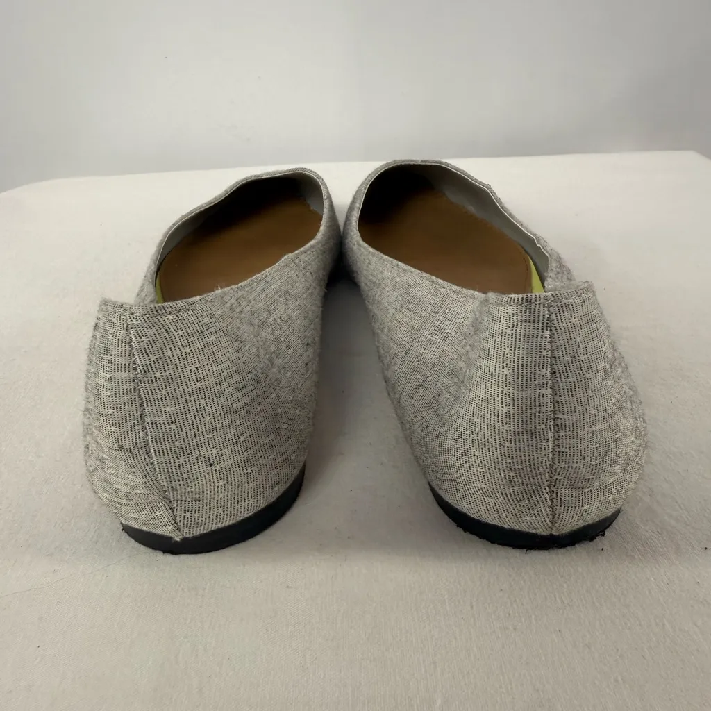Gap  Point Toe Slip On Canvas Flats in Gray‎ Size 9 - Image 6