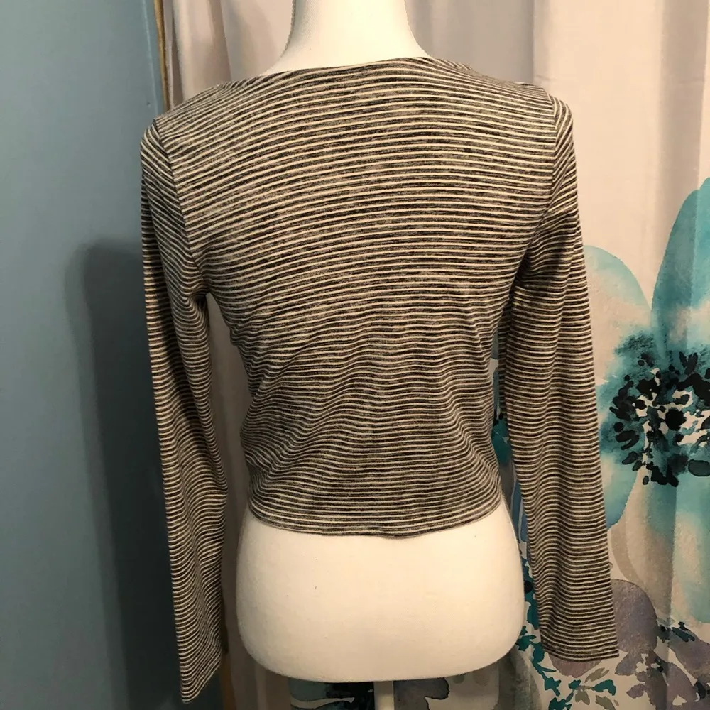 American Eagle AE tie front crop top - Image 2