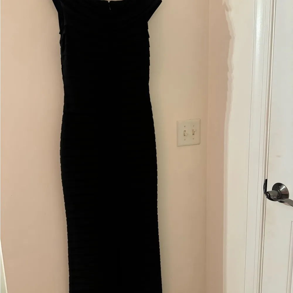 Gorgeous adrianna papell boutique size 6 black dress with lace detail - Image 7