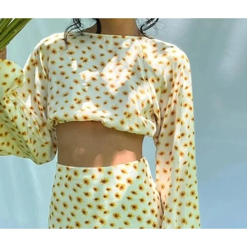 WeWoreWhat Ditsy Daisy Flower Billow LongSleeve Crop Open Back Top L Yellow - Image 10