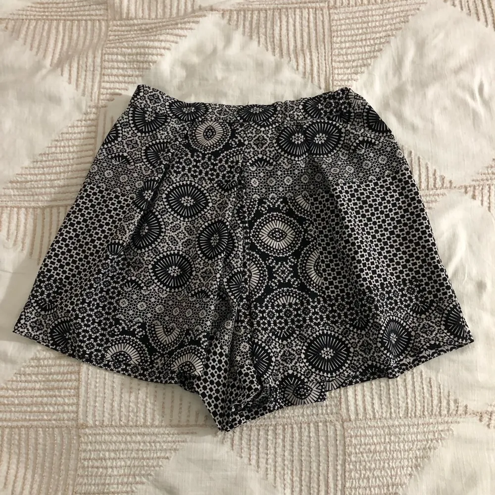 Zara Printed Shorts - Image 6