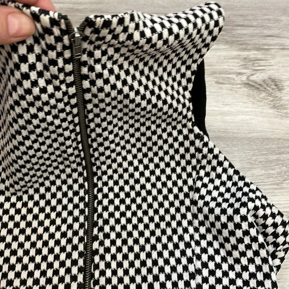 Black & White Checkered Cropped Zip Back Stretchy Lined Tank Top M - Image 8