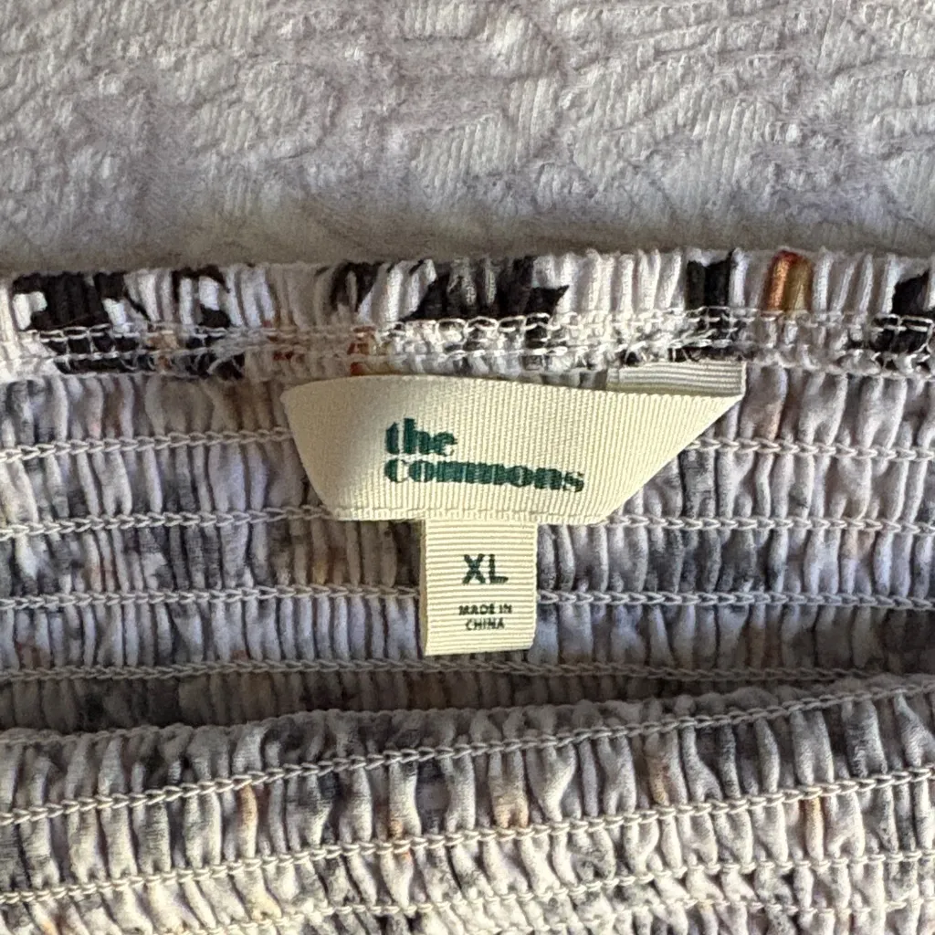 Black and White Flower Women's Crop Top Size XL - Image 2