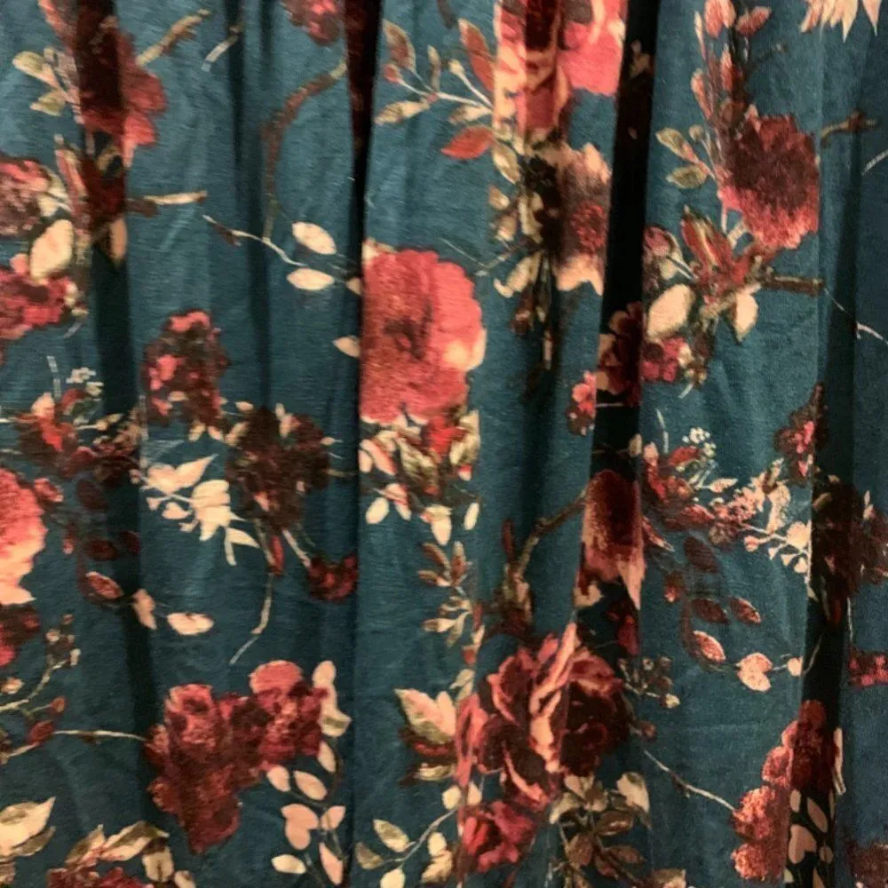 Taylor and Sage Flare Arm Top - Image 7